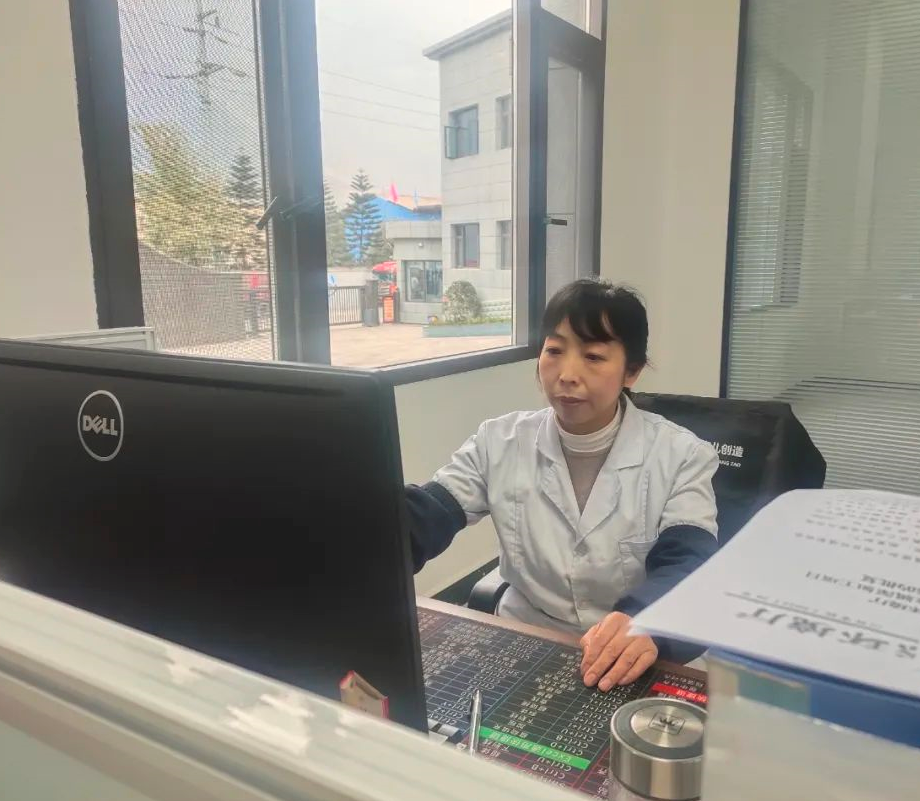 李玉琼 李玉琼